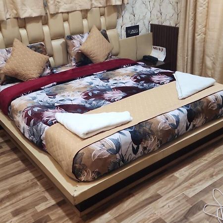 Hotel The Casa Srinagar  Bagian luar foto
